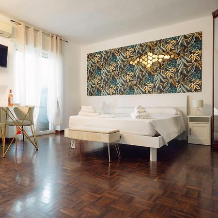 Bari Central Suite - Central Apartment With Sea View - Bari Exterior foto
